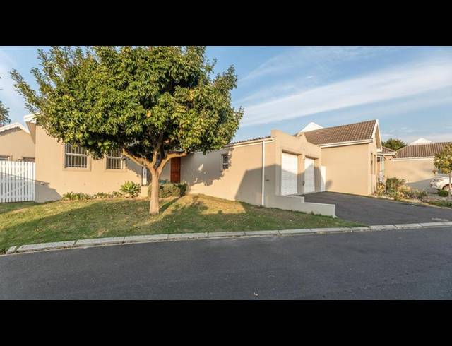 3 BEDROOM CLUSTER FOR SALE IN SONSTRAAL HEIGHTS